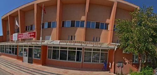 İsmet İnönü Kapalı Spor Salonu