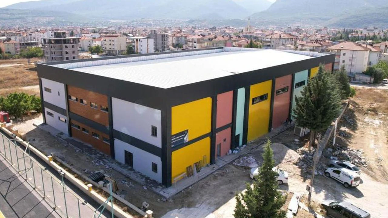 Kilimli Gençlik Ve Spor İl Md Kapalı Spor Salonu