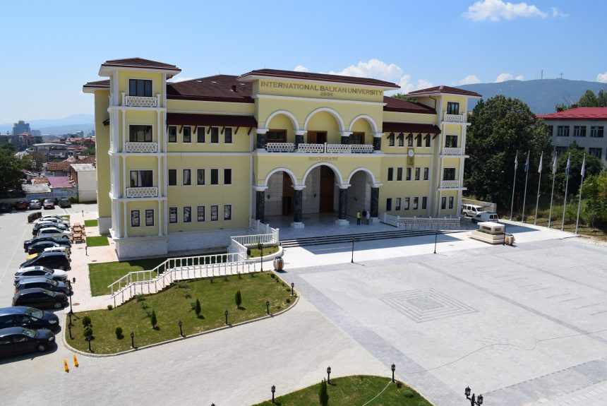 Uluslararası Balkan Üniversitesi (IBU)